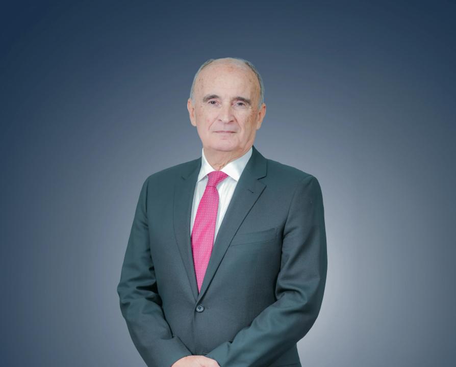 executive-chairman-img